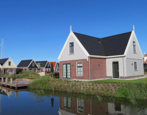  Luxurious Water Villa  Uitdam